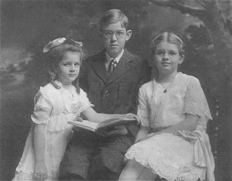 Joseph and Alice Cushman's children: Ruth, Robert, and Alice