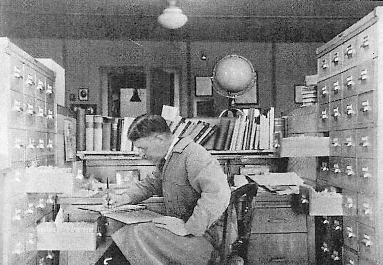 Dr. Cushman in the library, Sharon Laboratory (circa 1935)