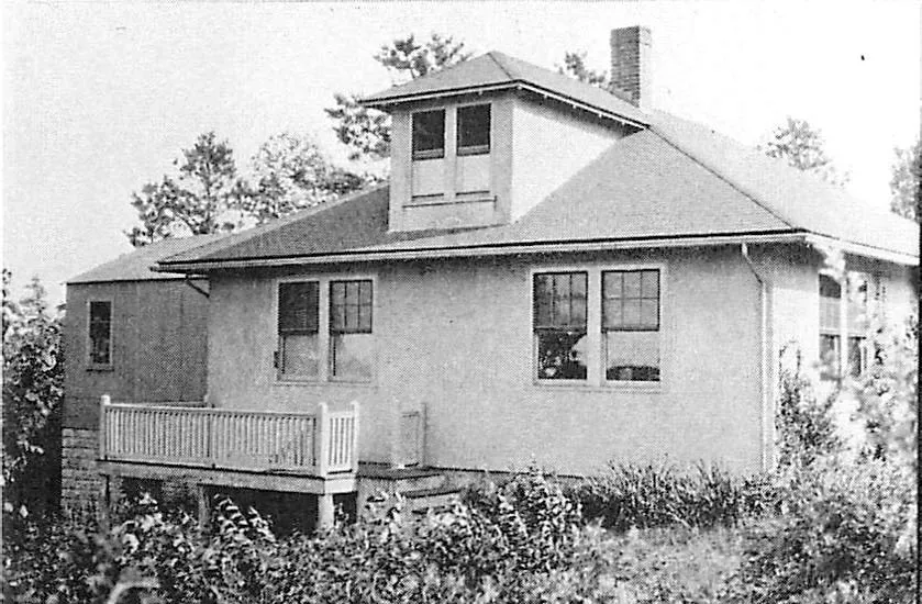 Sharon Laboratory with steel room annex at rear of building (circa 1945)