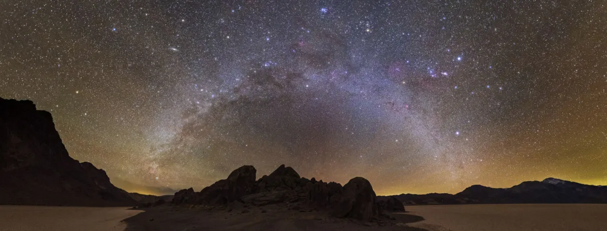 halo shape of stars in a cloudy sky at night